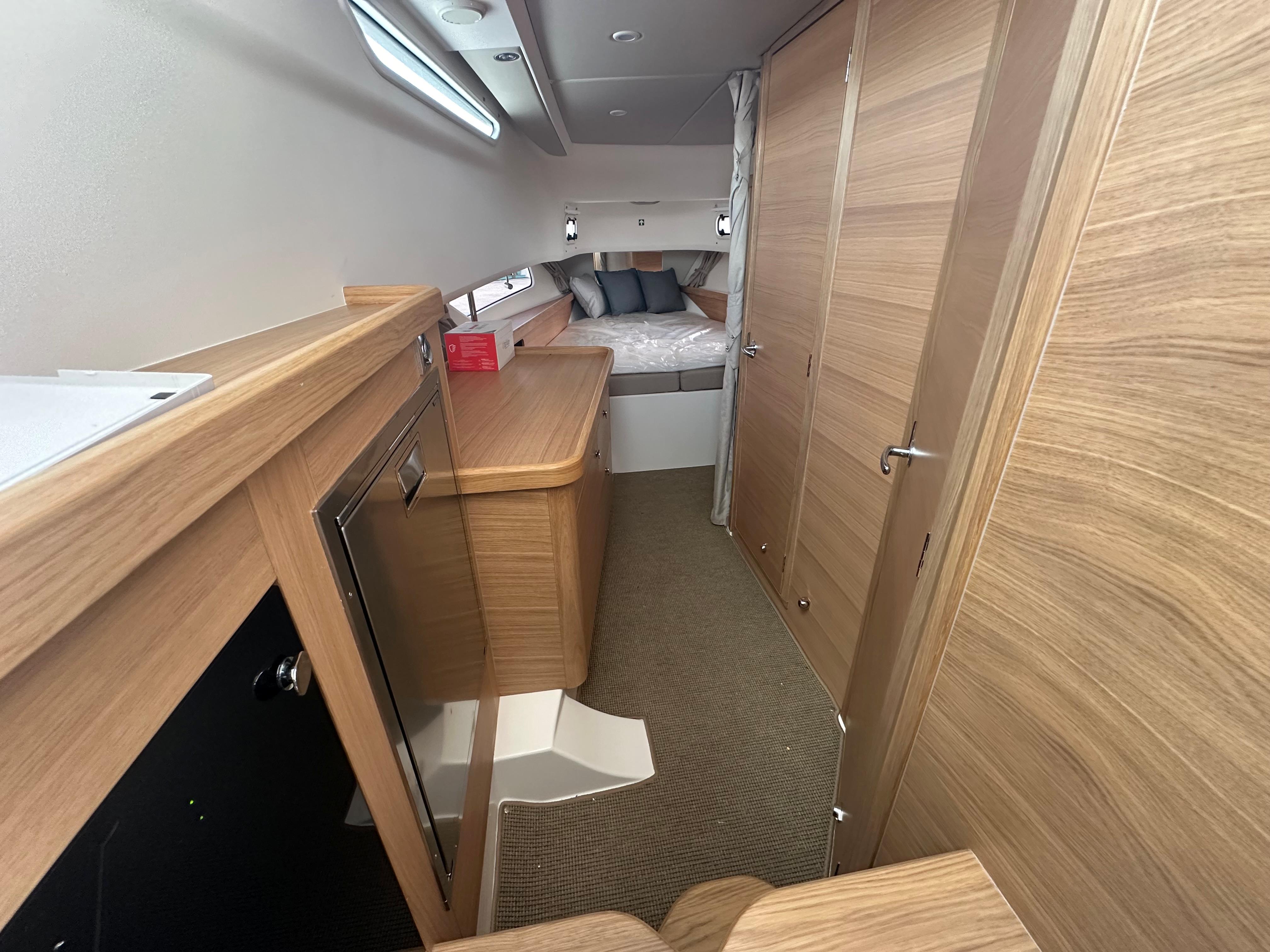 Nimbus Tender 11 - Interior