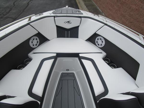 2022 Monterey boat for sale, model of the boat is 238 Super Sport & Image # 23 of 31