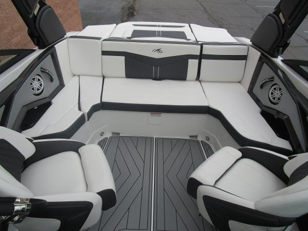 2022 Monterey boat for sale, model of the boat is 238 Super Sport & Image # 25 of 31