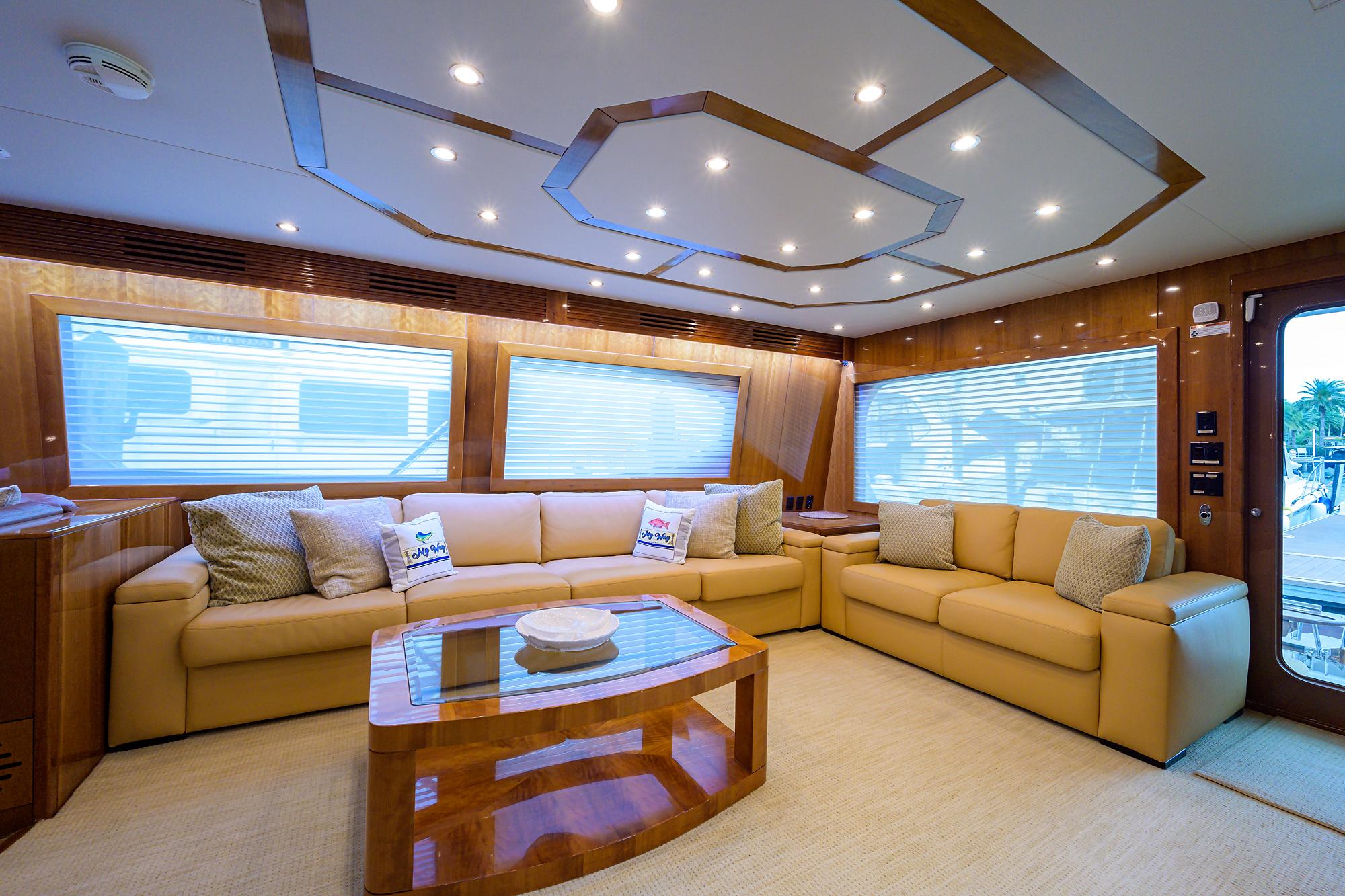 Hatteras 77 My Way - Interior Salon