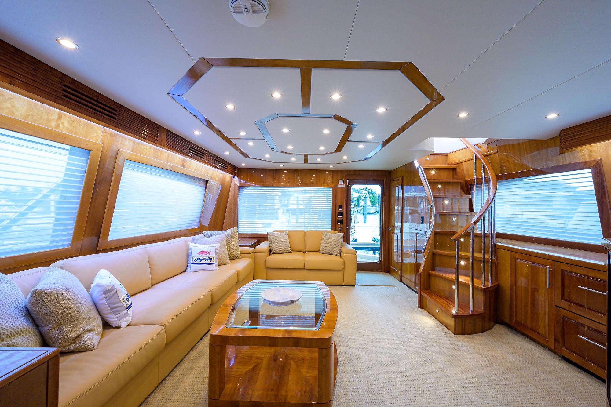 Hatteras 77 My Way - Interior Salon