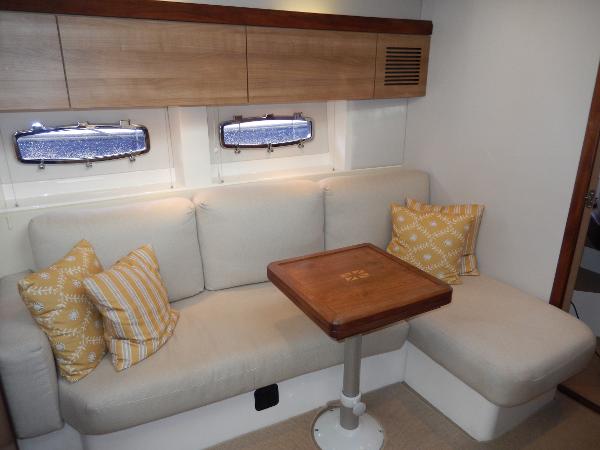 2012 Sealine SC35