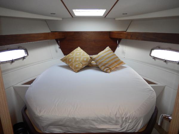 2012 Sealine SC35