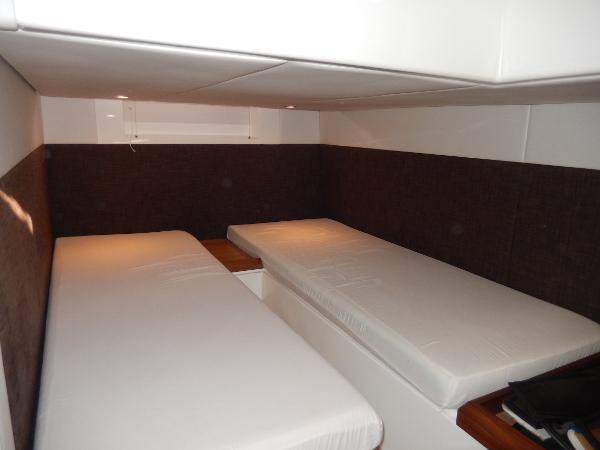 2012 Sealine SC35