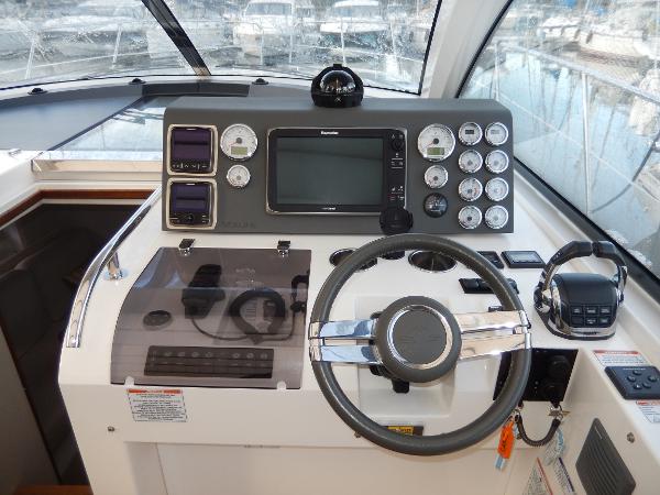 2012 Sealine SC35
