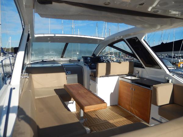 2012 Sealine SC35