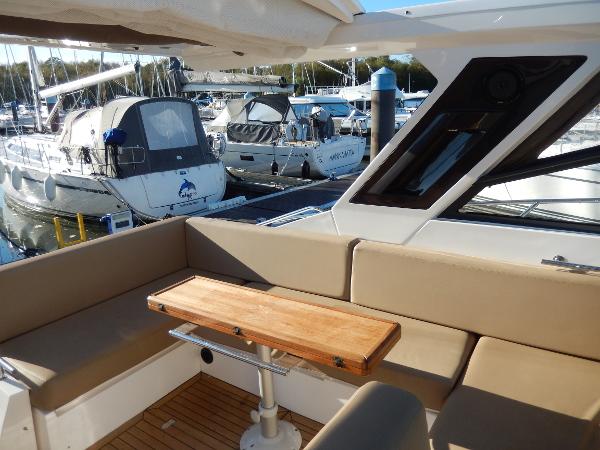 2012 Sealine SC35