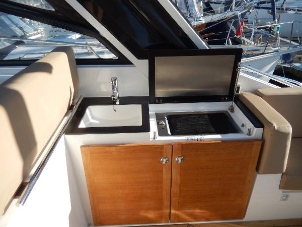 2012 Sealine SC35