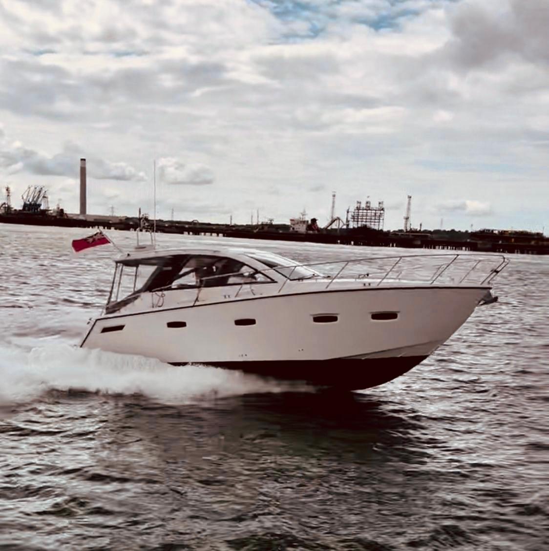 2012 Sealine SC35