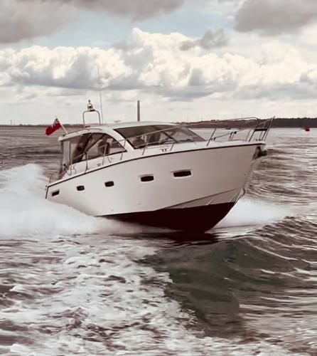 2012 Sealine SC35