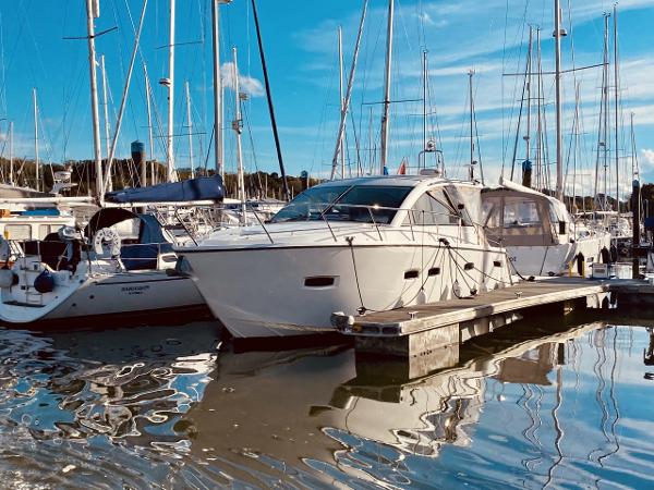 2012 Sealine SC35