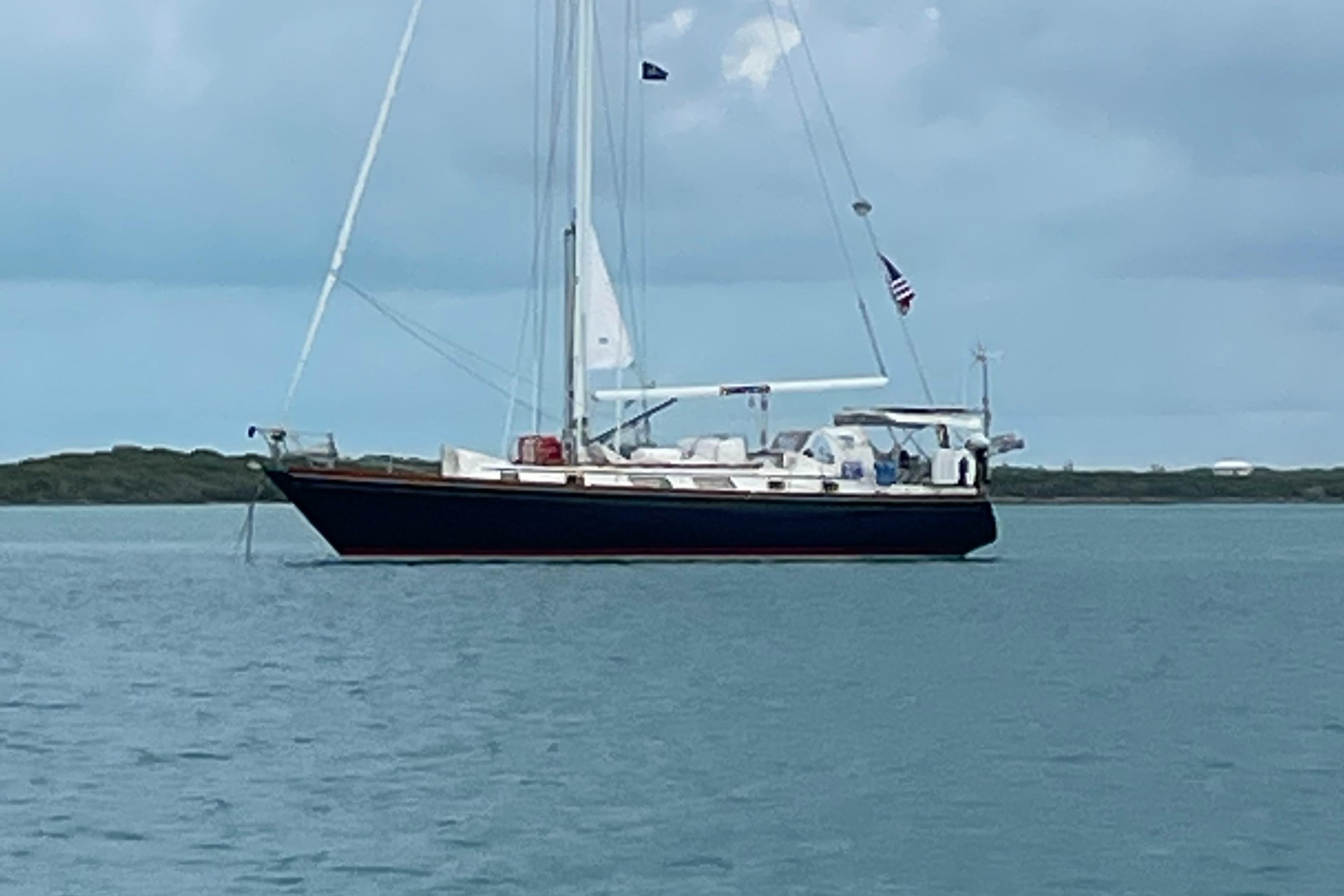 Trumpeter Yacht Photos Pics 