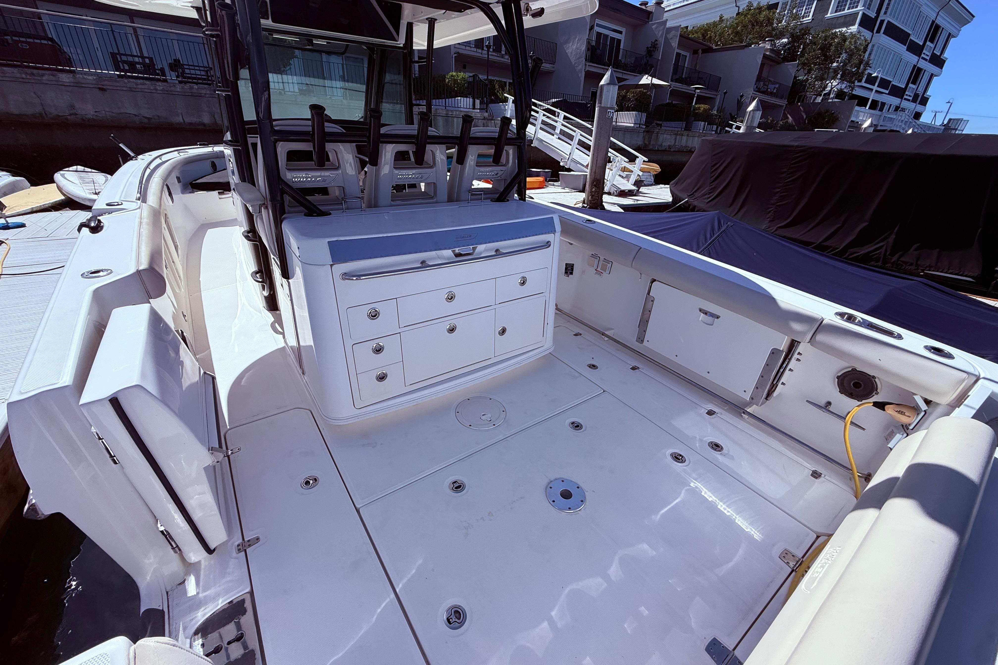 2020 Boston Whaler 350 Outrage #TBMB1207K inventory image at Sun Country Marine Group, Newport Beach