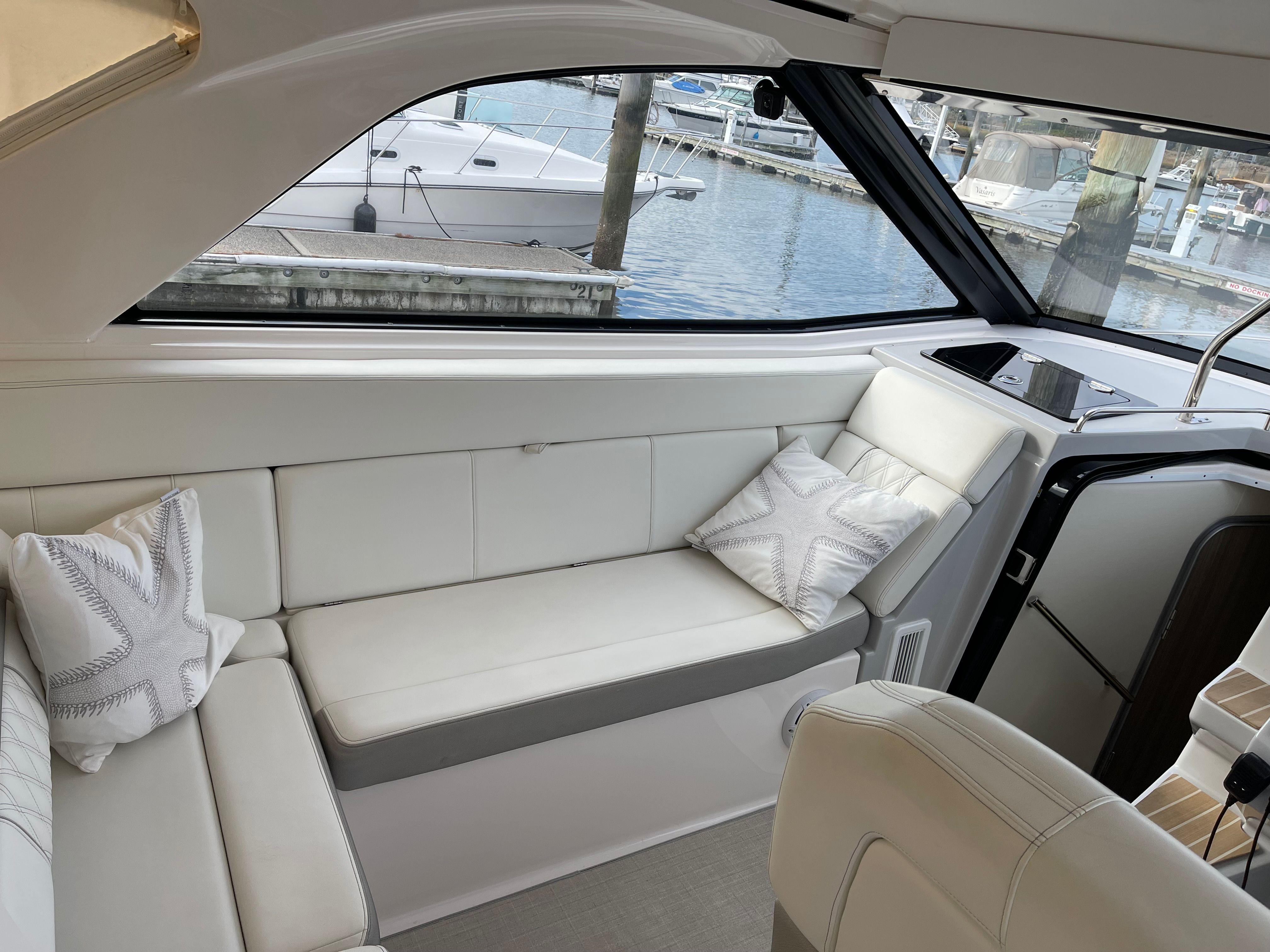 2021 Regal 35 Sport Coupe-29