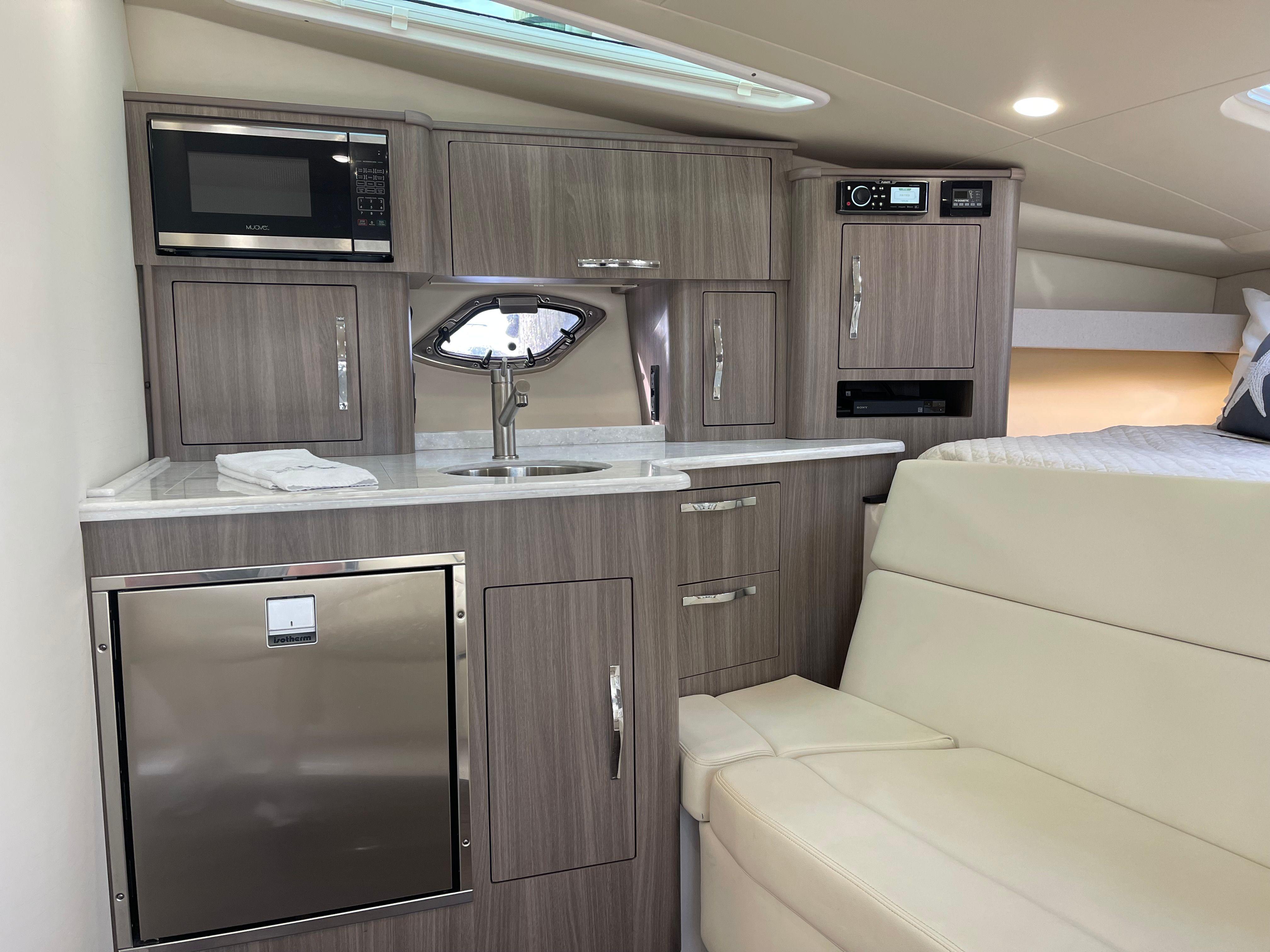 2021 Regal 35 Sport Coupe-36