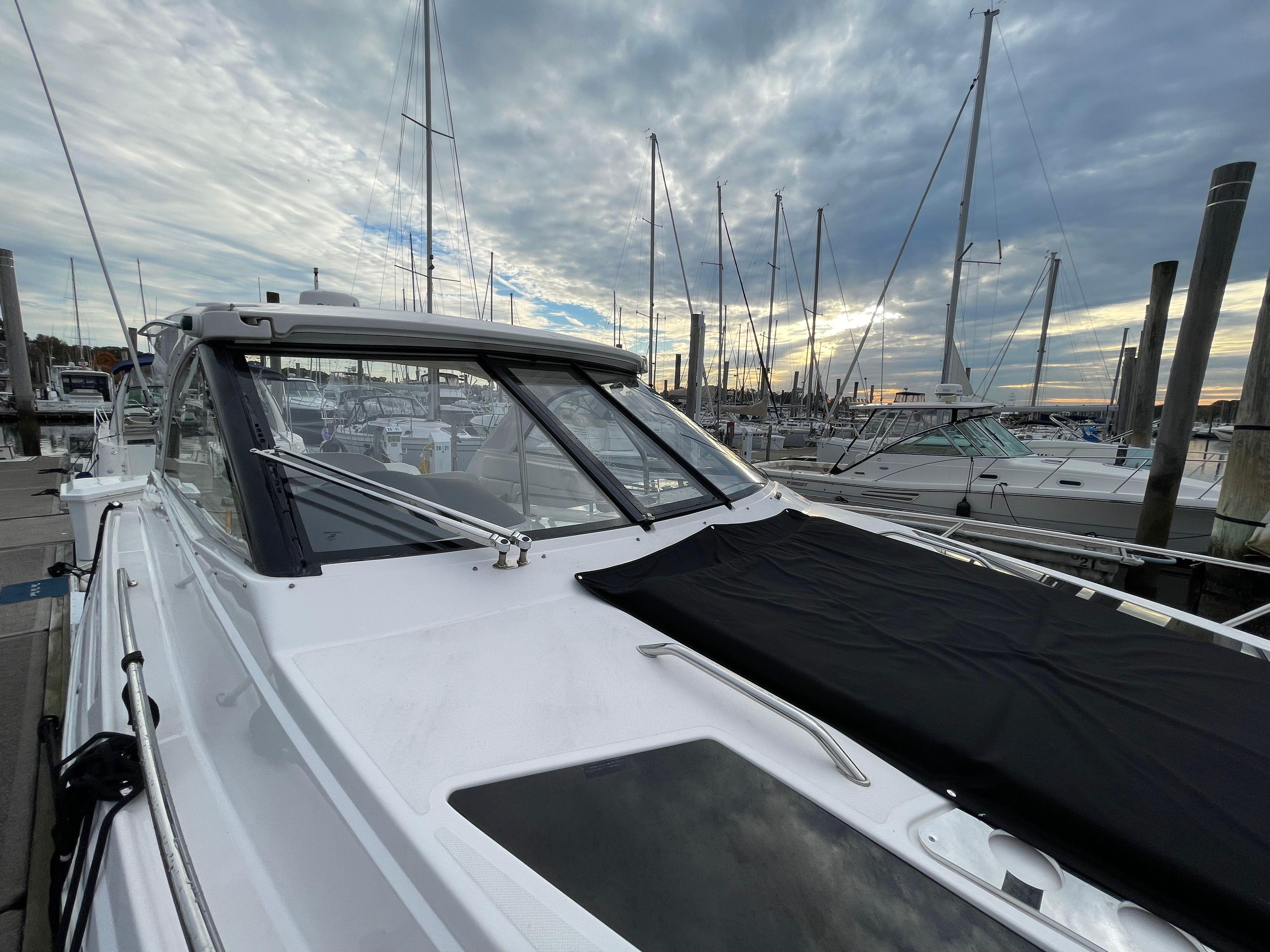 2021 Regal 35 Sport Coupe-54