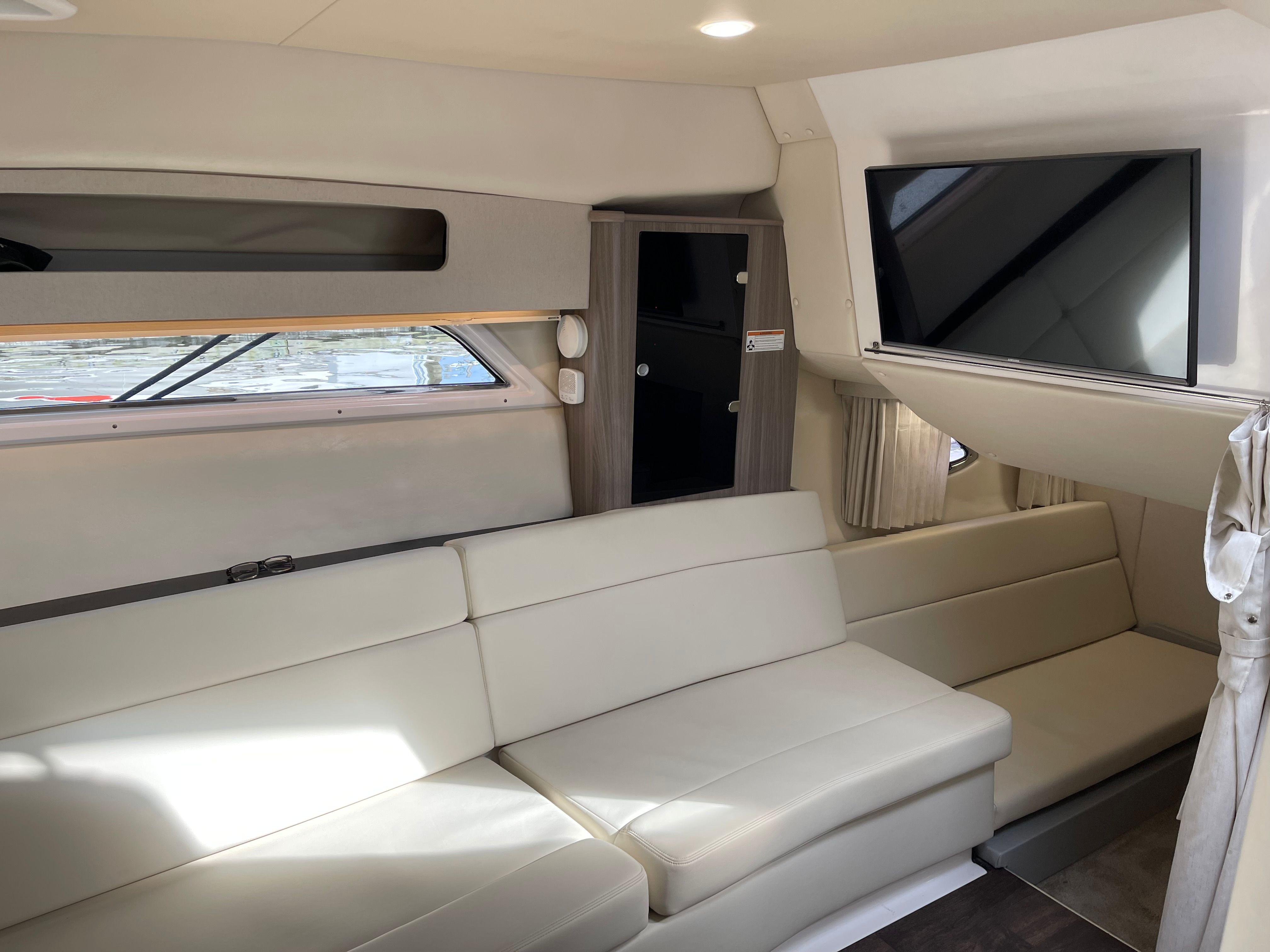2021 Regal 35 Sport Coupe-40