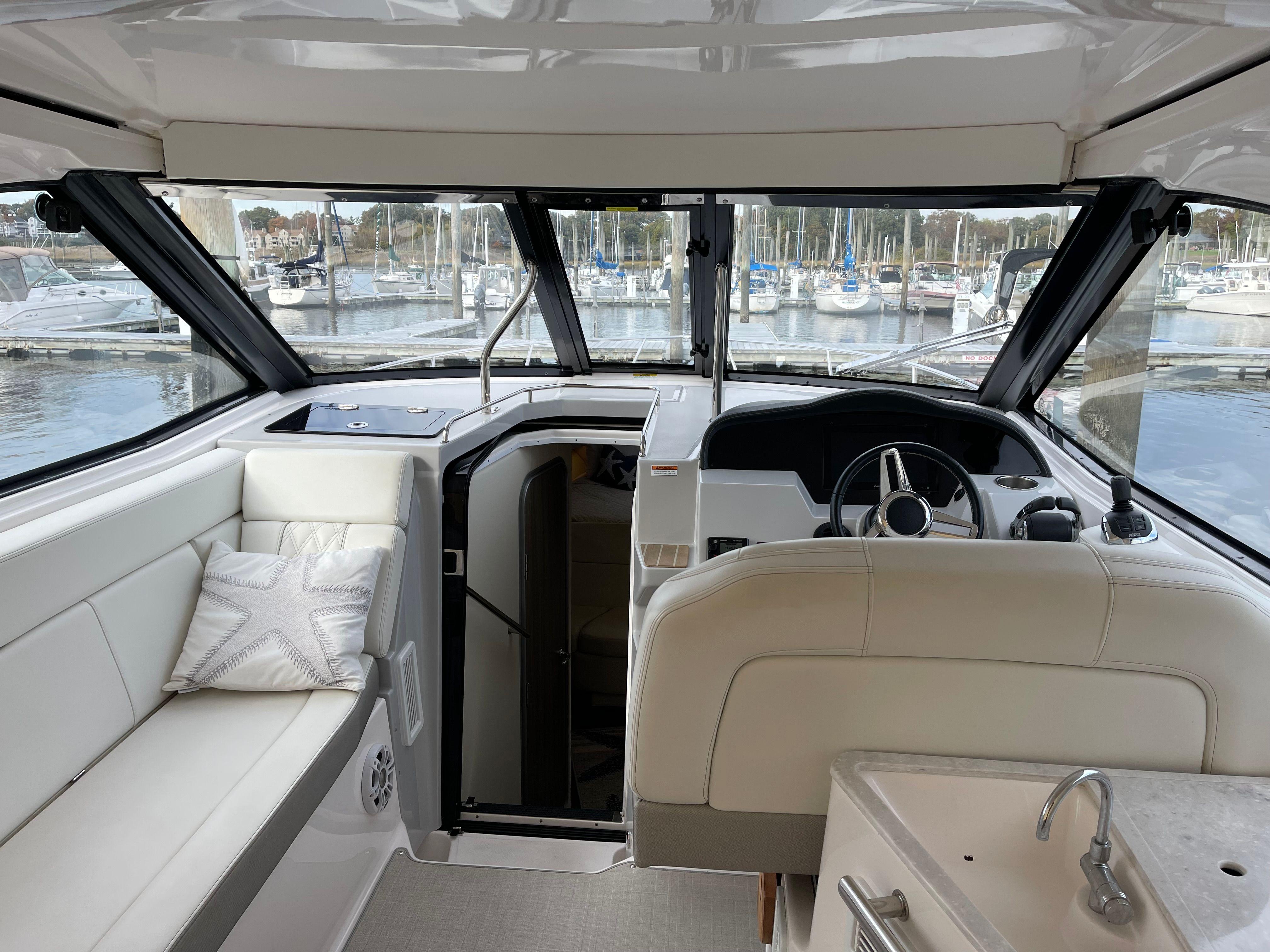 2021 Regal 35 Sport Coupe-28