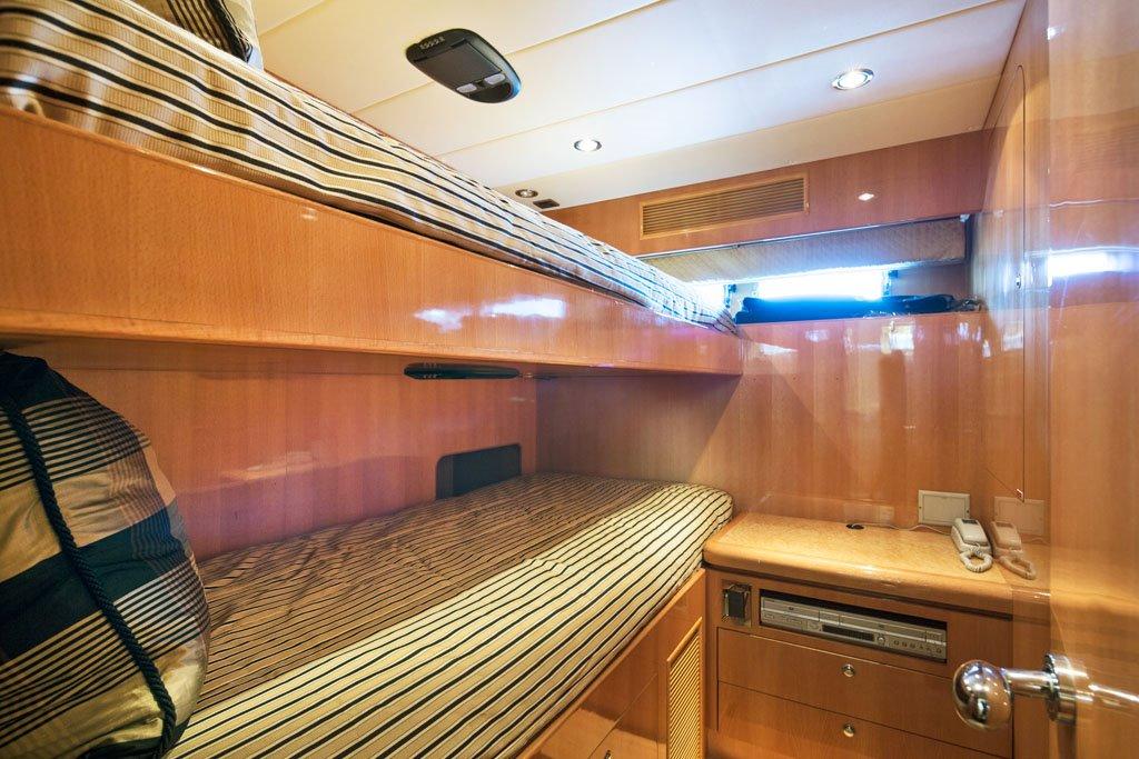 2001 Horizon Skylounge #TBBA82111 inventory image at Sun Country Yachts, South Lake Union (Seattle) 2001 Horizon Skylounge #TBBA82111 inventory image at Sun Country Yachts, South Lake Union (Seattle)