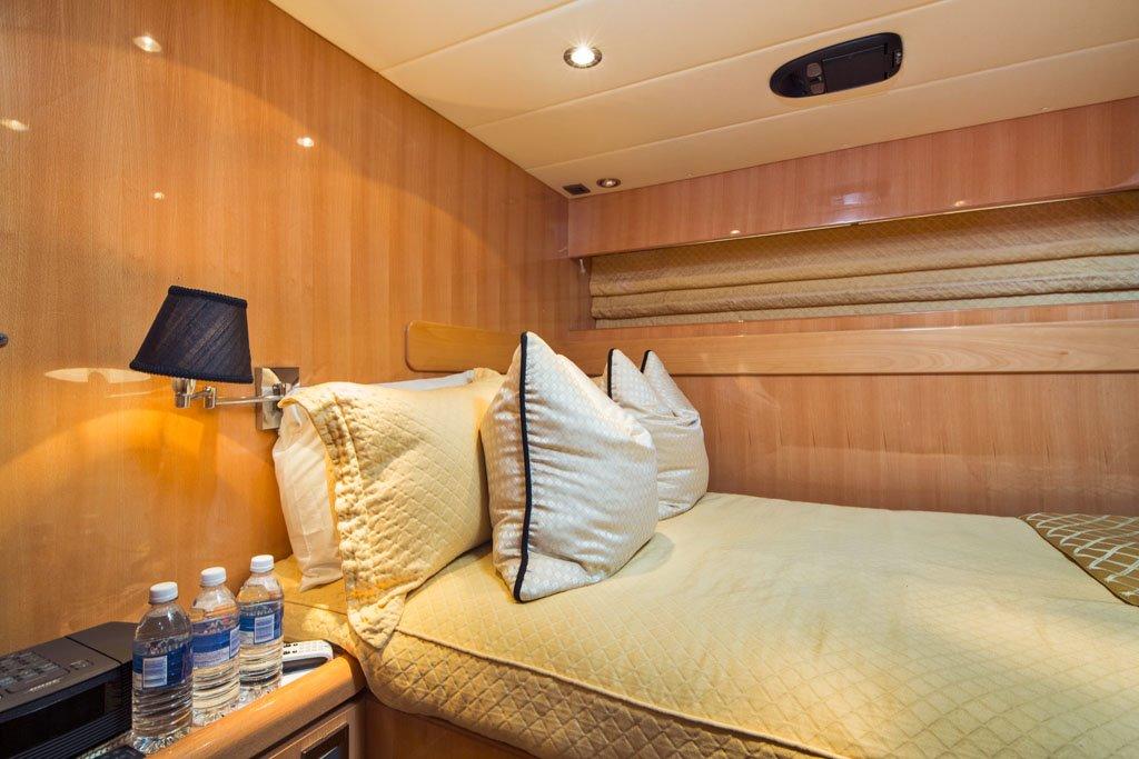 2001 Horizon Skylounge #TBBA82111 inventory image at Sun Country Yachts, South Lake Union (Seattle) 2001 Horizon Skylounge #TBBA82111 inventory image at Sun Country Yachts, South Lake Union (Seattle)