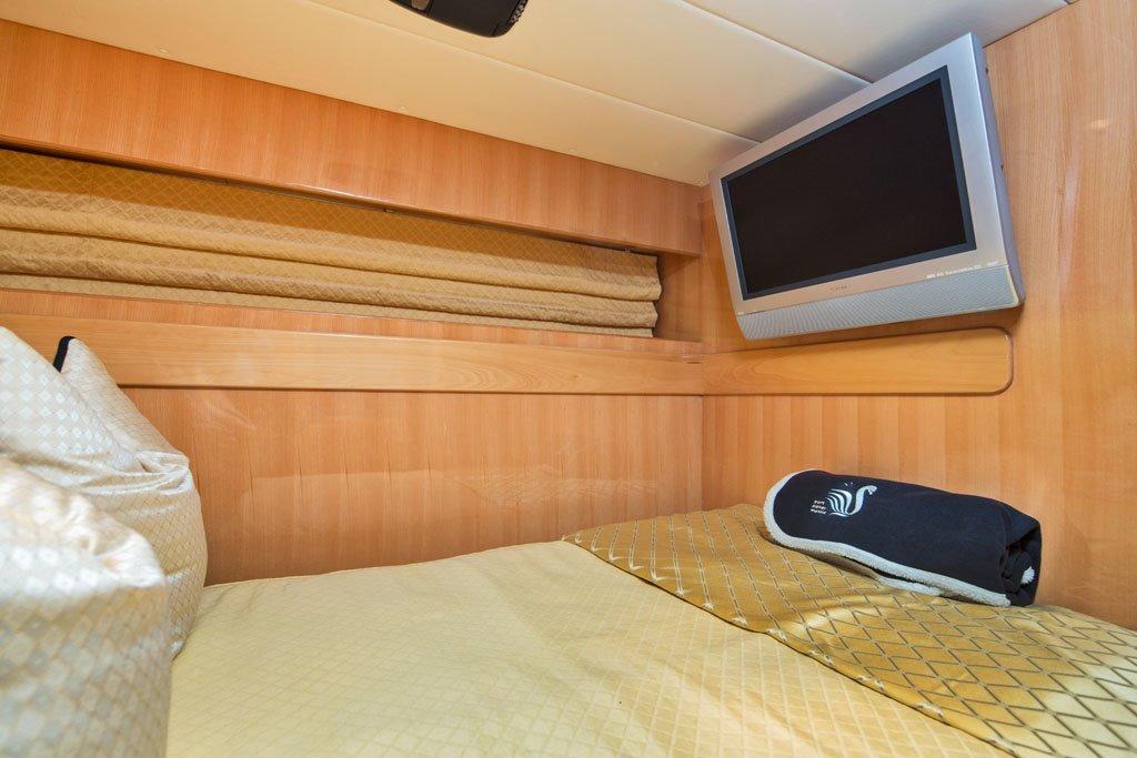 2001 Horizon Skylounge #TBBA82111 inventory image at Sun Country Yachts, South Lake Union (Seattle) 2001 Horizon Skylounge #TBBA82111 inventory image at Sun Country Yachts, South Lake Union (Seattle)