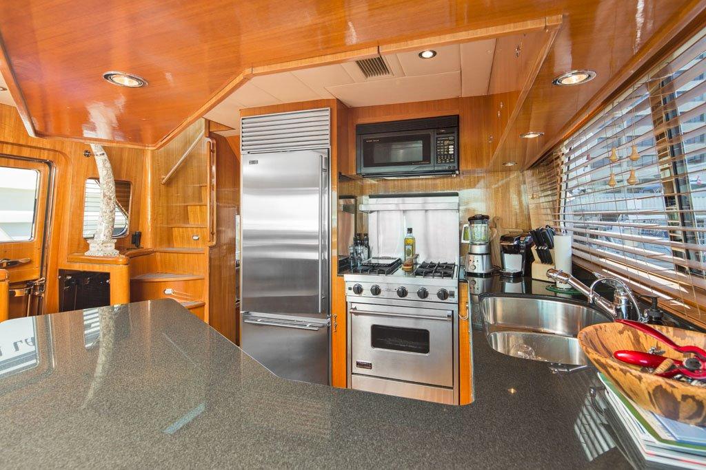 2001 Horizon Skylounge #TBBA82111 inventory image at Sun Country Yachts, South Lake Union (Seattle) 2001 Horizon Skylounge #TBBA82111 inventory image at Sun Country Yachts, South Lake Union (Seattle)