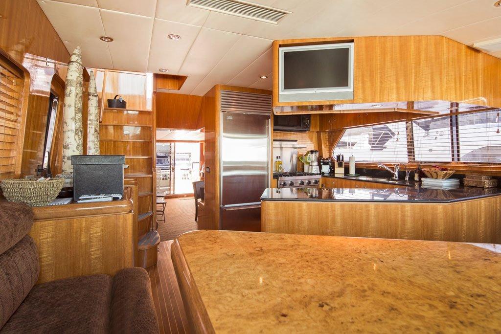 2001 Horizon Skylounge #TBBA82111 inventory image at Sun Country Yachts, South Lake Union (Seattle) 2001 Horizon Skylounge #TBBA82111 inventory image at Sun Country Yachts, South Lake Union (Seattle)