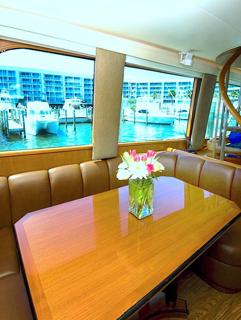 1998 72 Viking Enclosed Bridge Crown Royal Dinette
