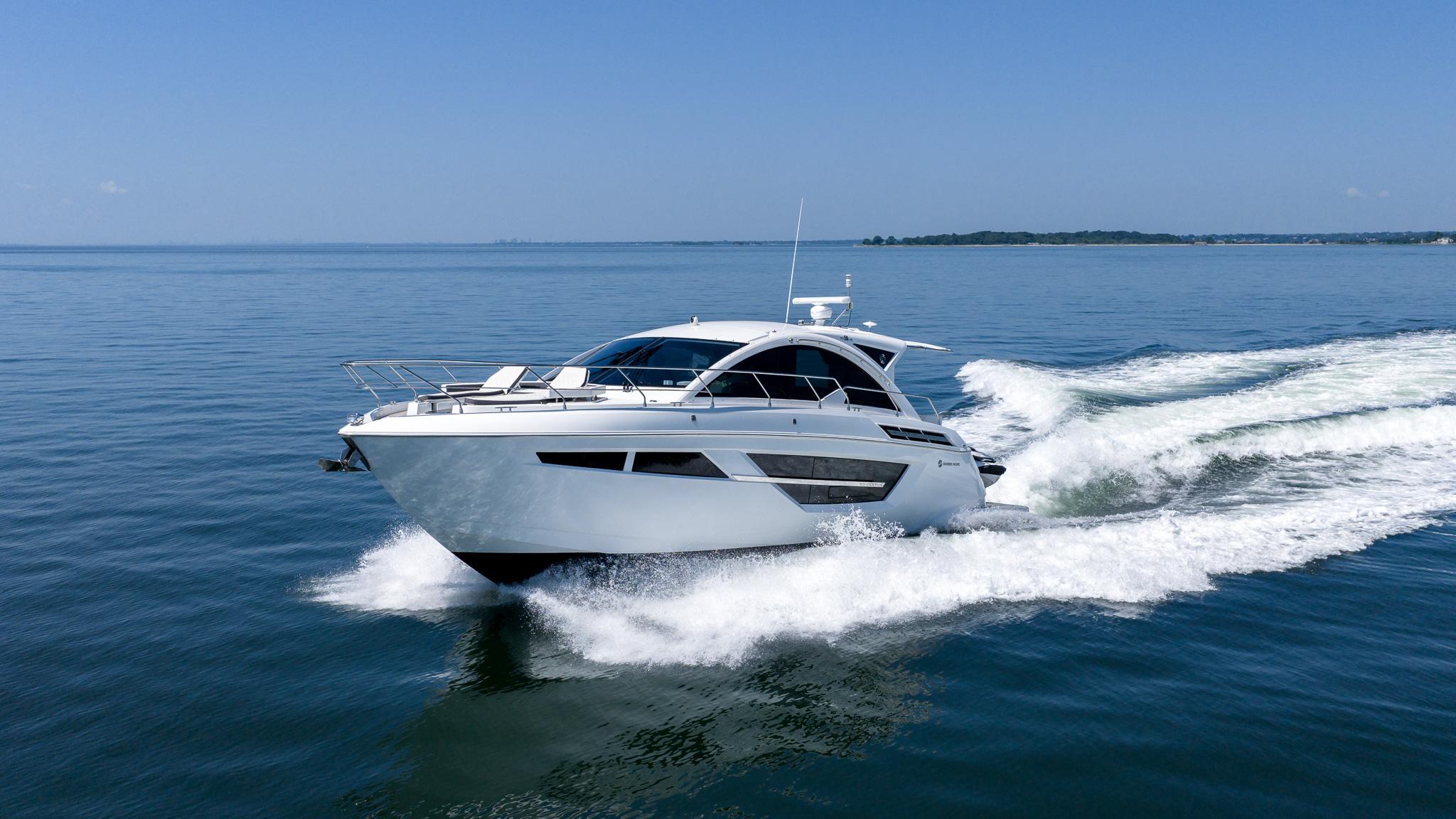 2018 Cruisers Yachts 50 Cantius0