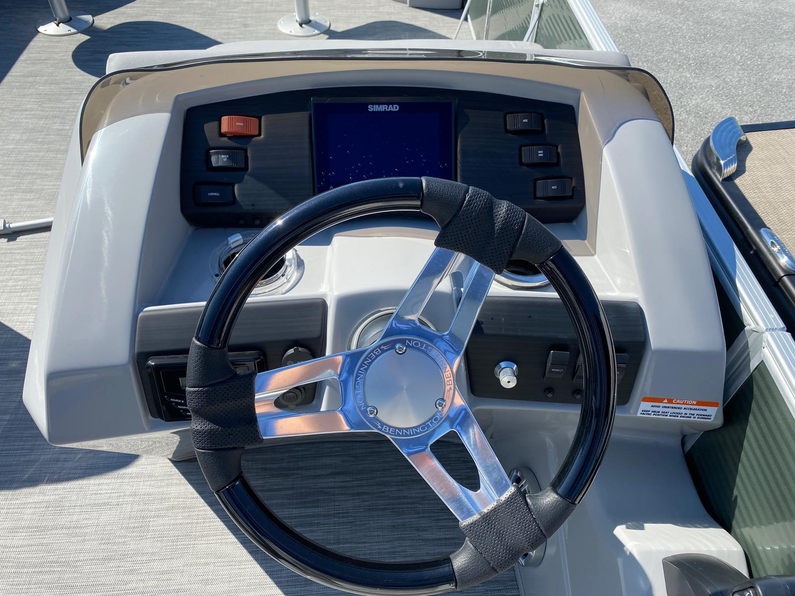 2020 Bennington boat for sale, model of the boat is 23 SFXAPGP - Dual Stern Gates Elliptical Toon & Image # 7 of 10