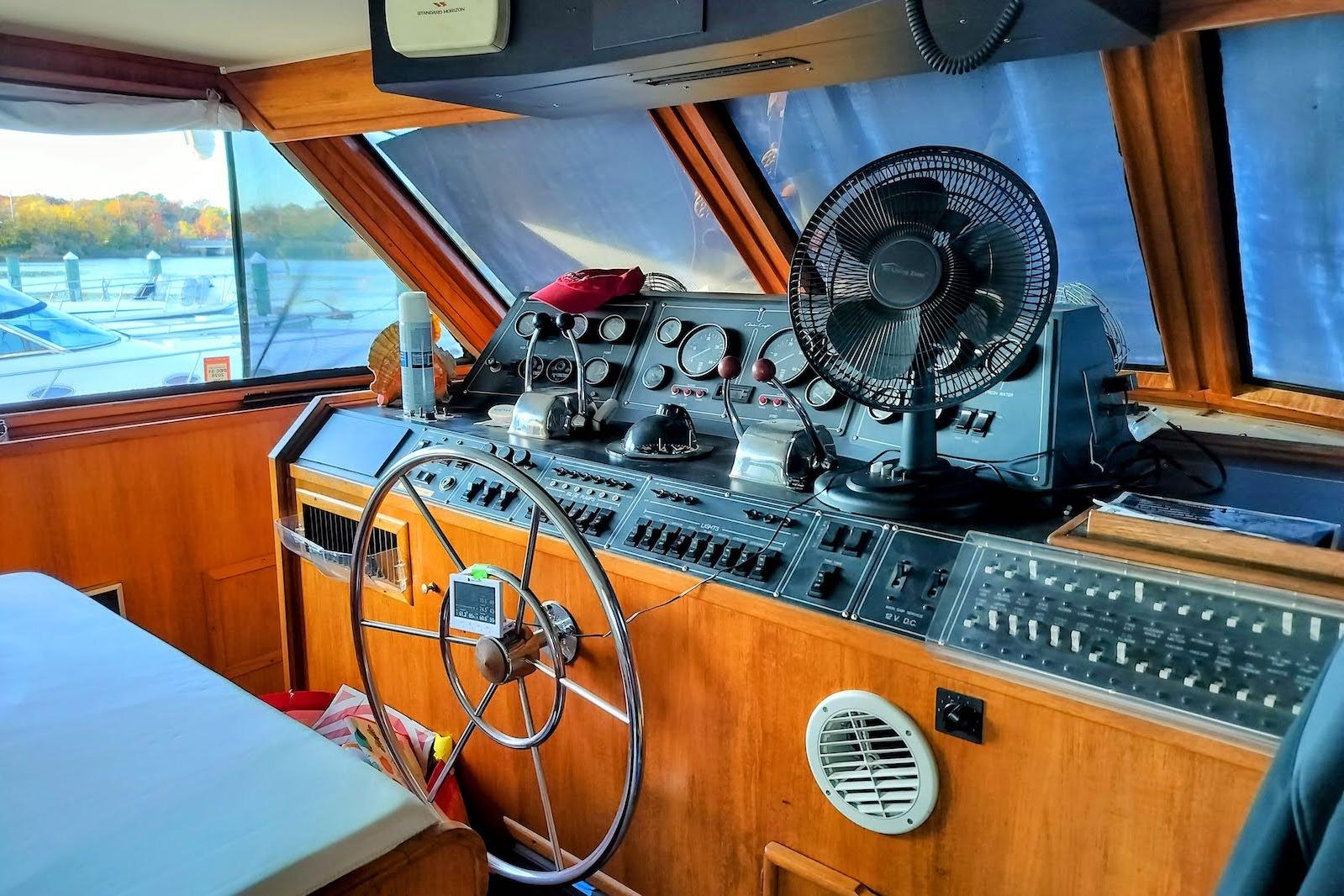 M 10507 NN Knot 10 Yacht Sales M 10507 NN Knot 10 Yacht Sales