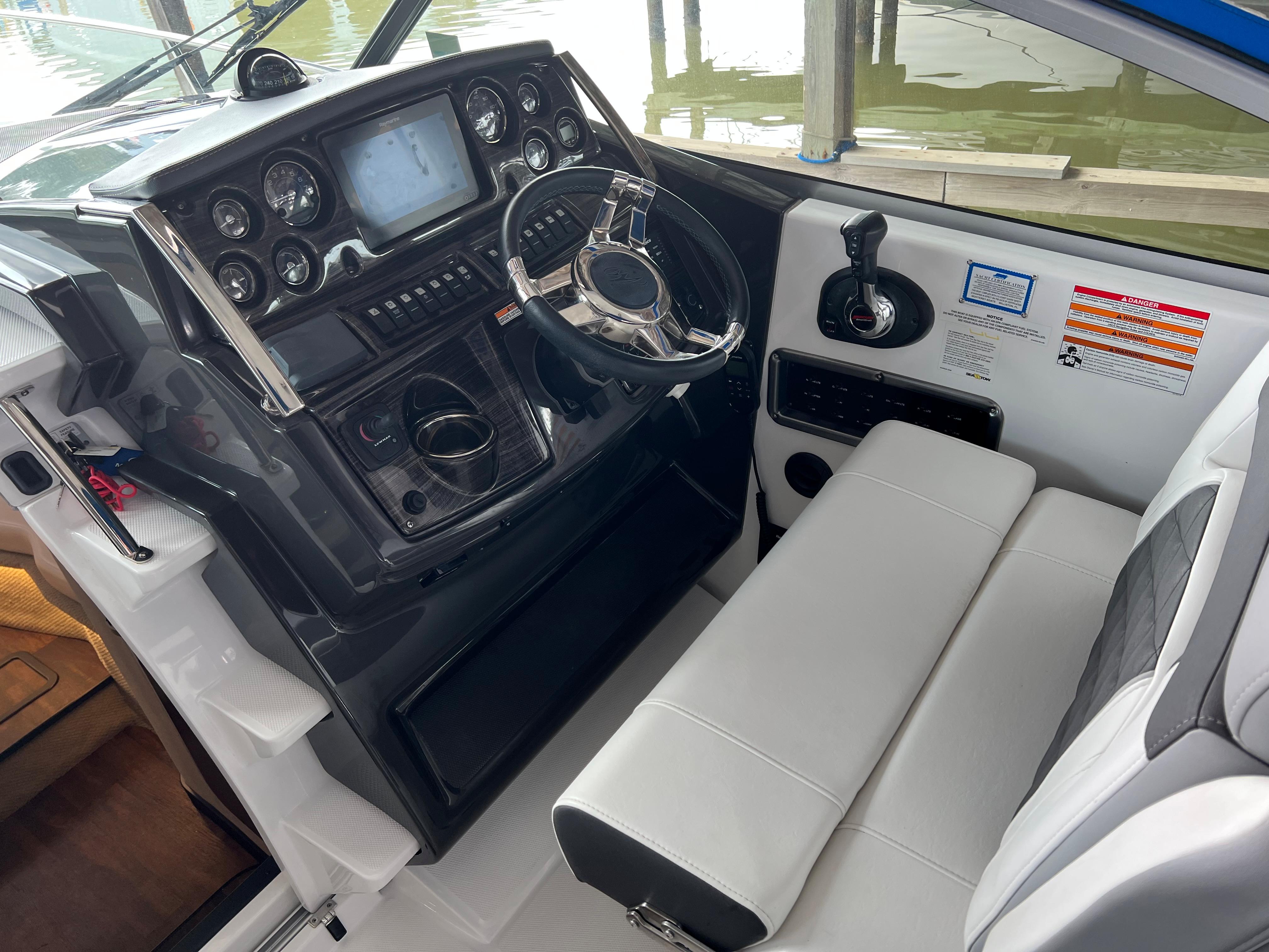 2020 Monterey 295 Sport Yacht For Sale | YaZu Yachting | Deltaville