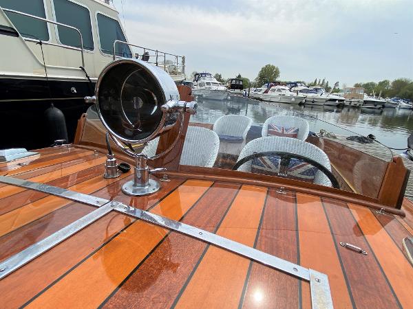 1990 Classic Craft Slipper Launch