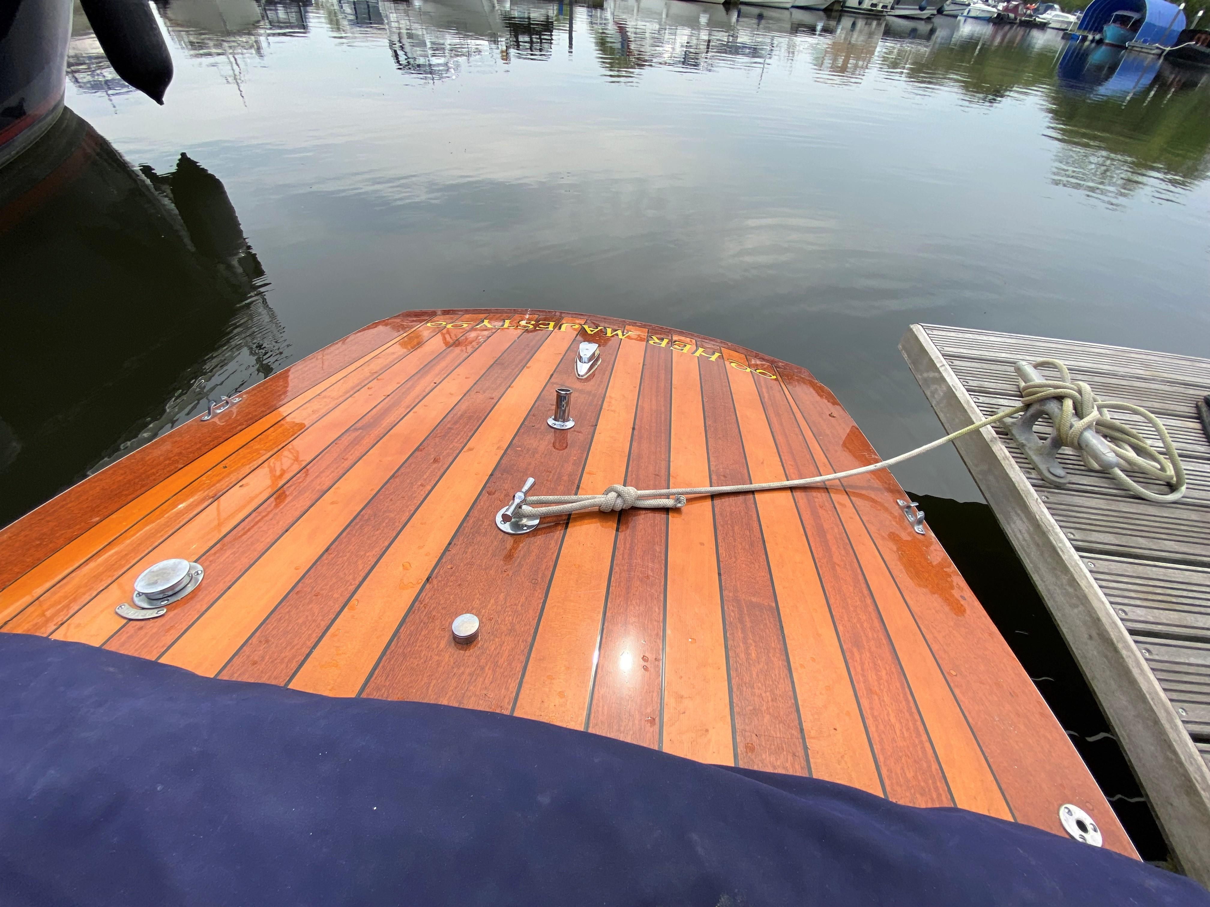 1990 Classic Craft Slipper Launch