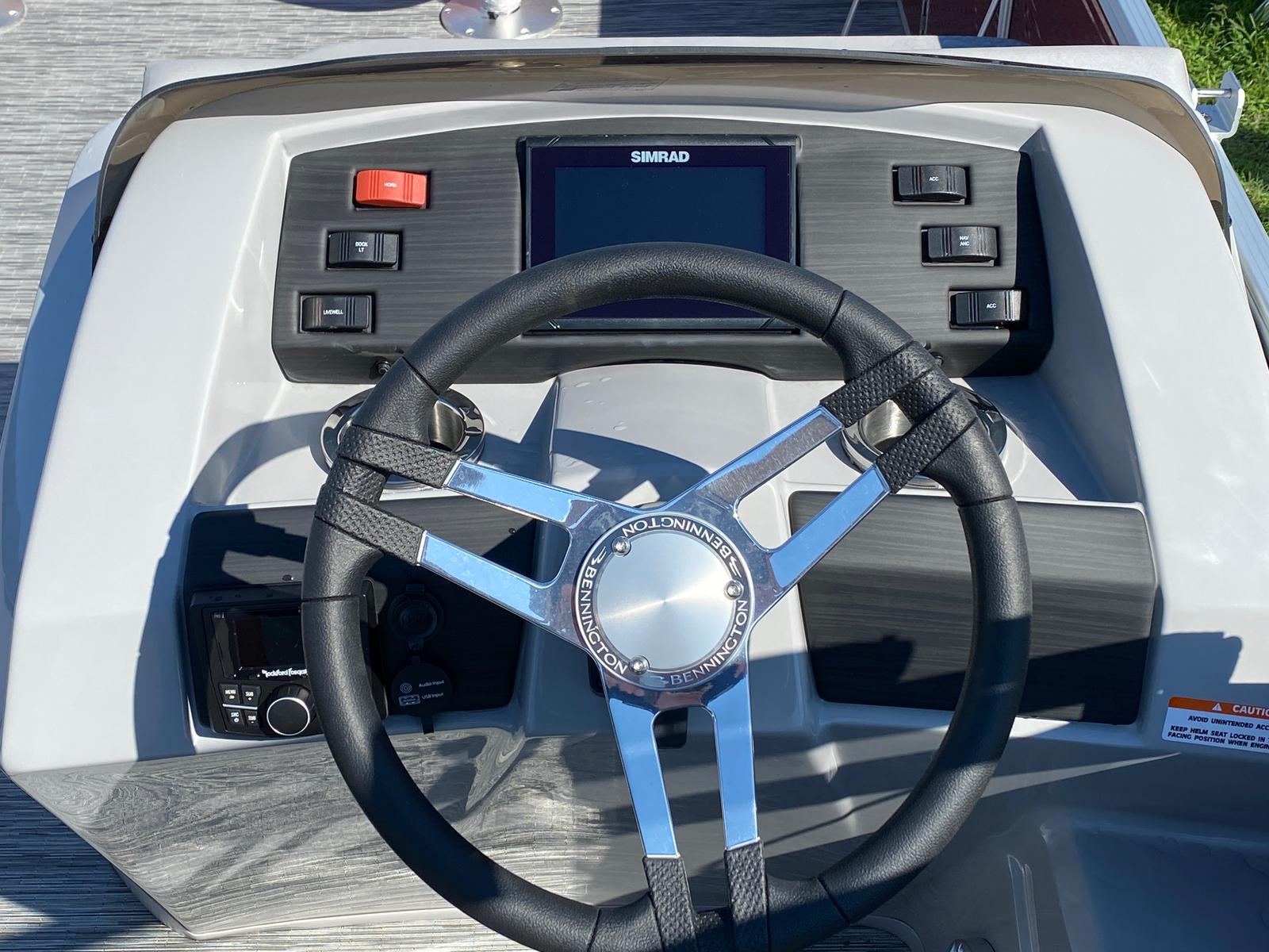 2020 Bennington boat for sale, model of the boat is 22 SFXAPGP - Dual Stern Gates & Image # 5 of 12