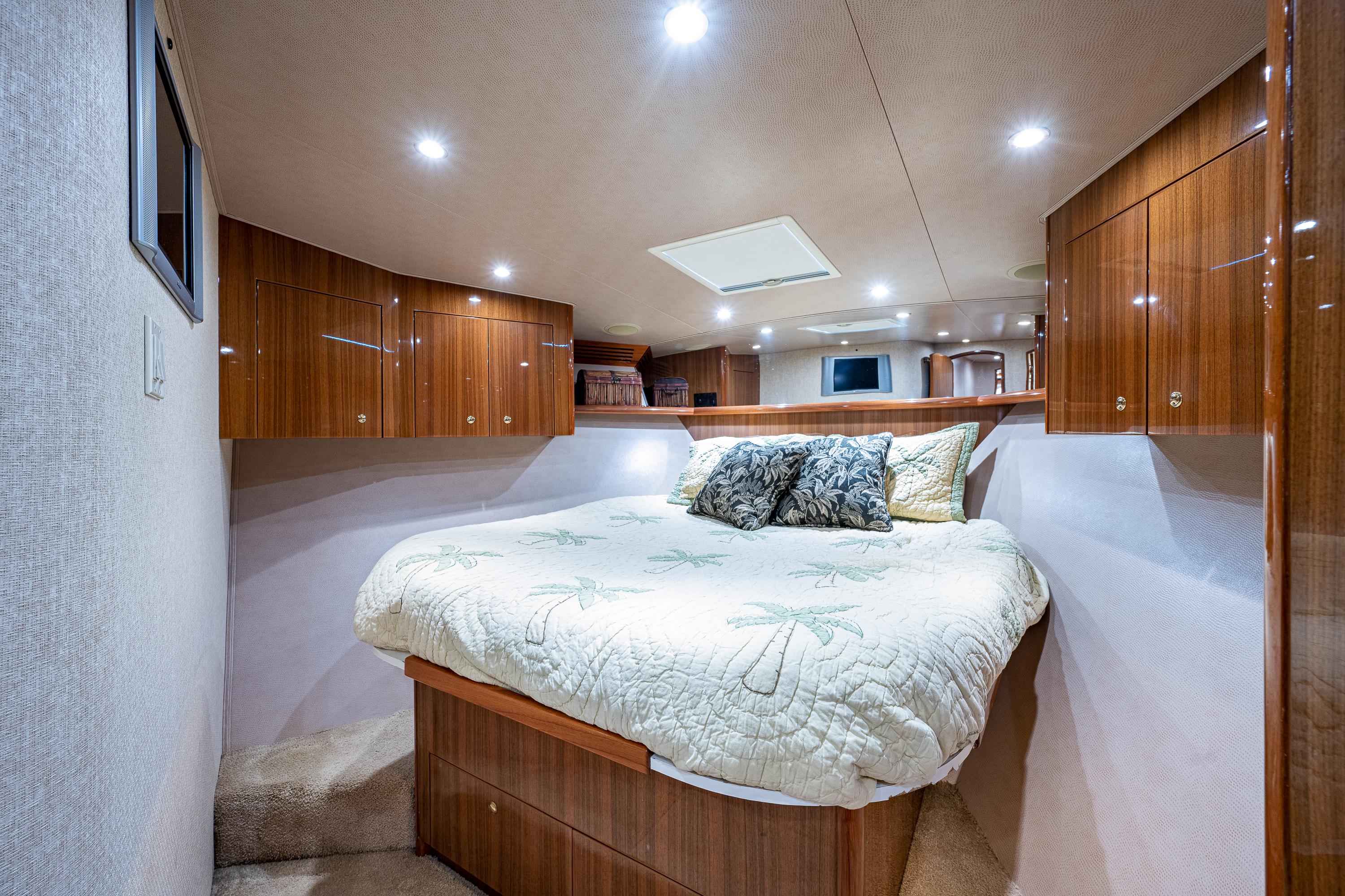 Viking 74 Convertible Reel Estate - Forward Guest Stateroom - Island Queen Berth
