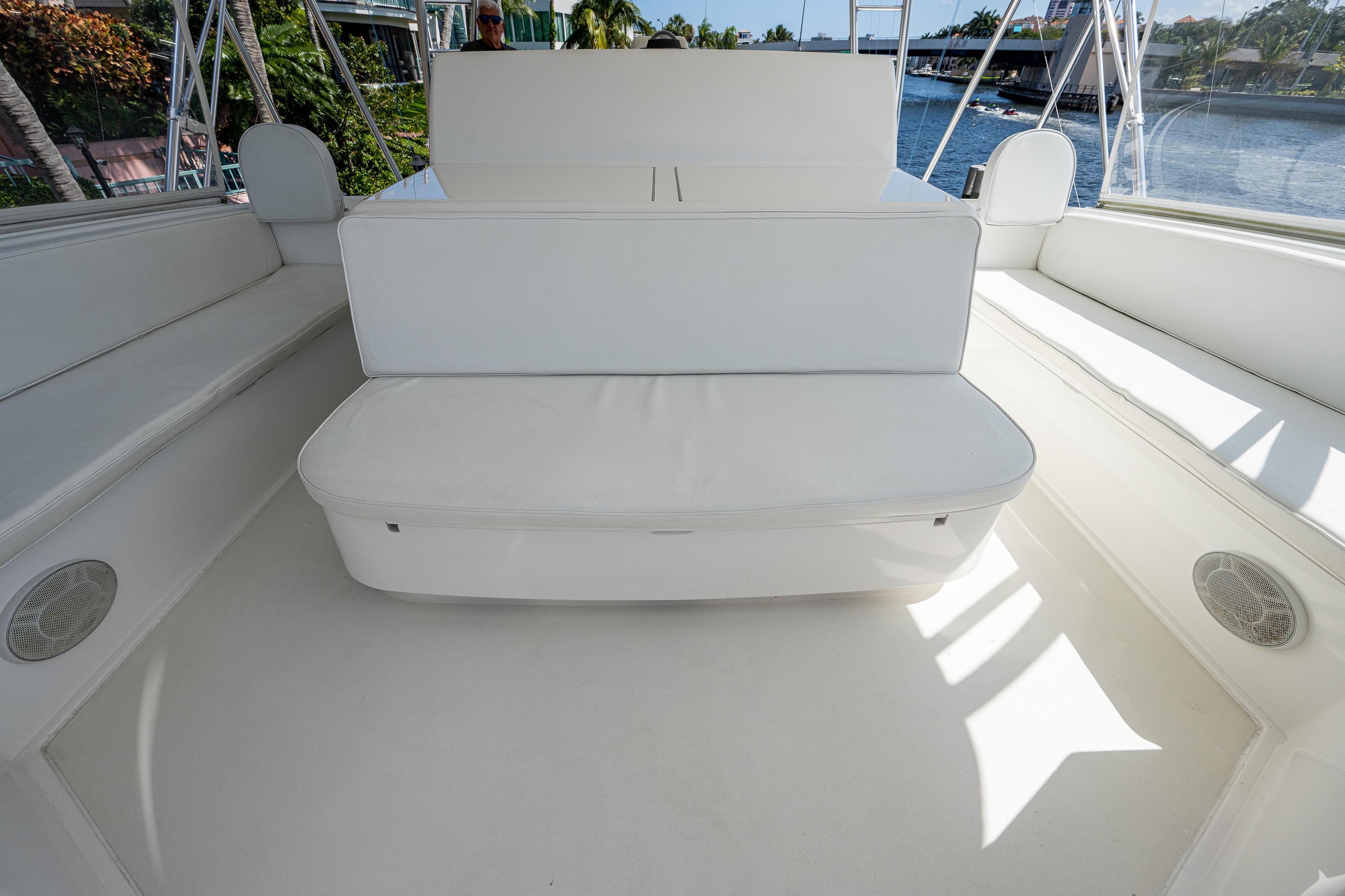 Viking 74 Convertible Reel Estate- Flybridge Seating