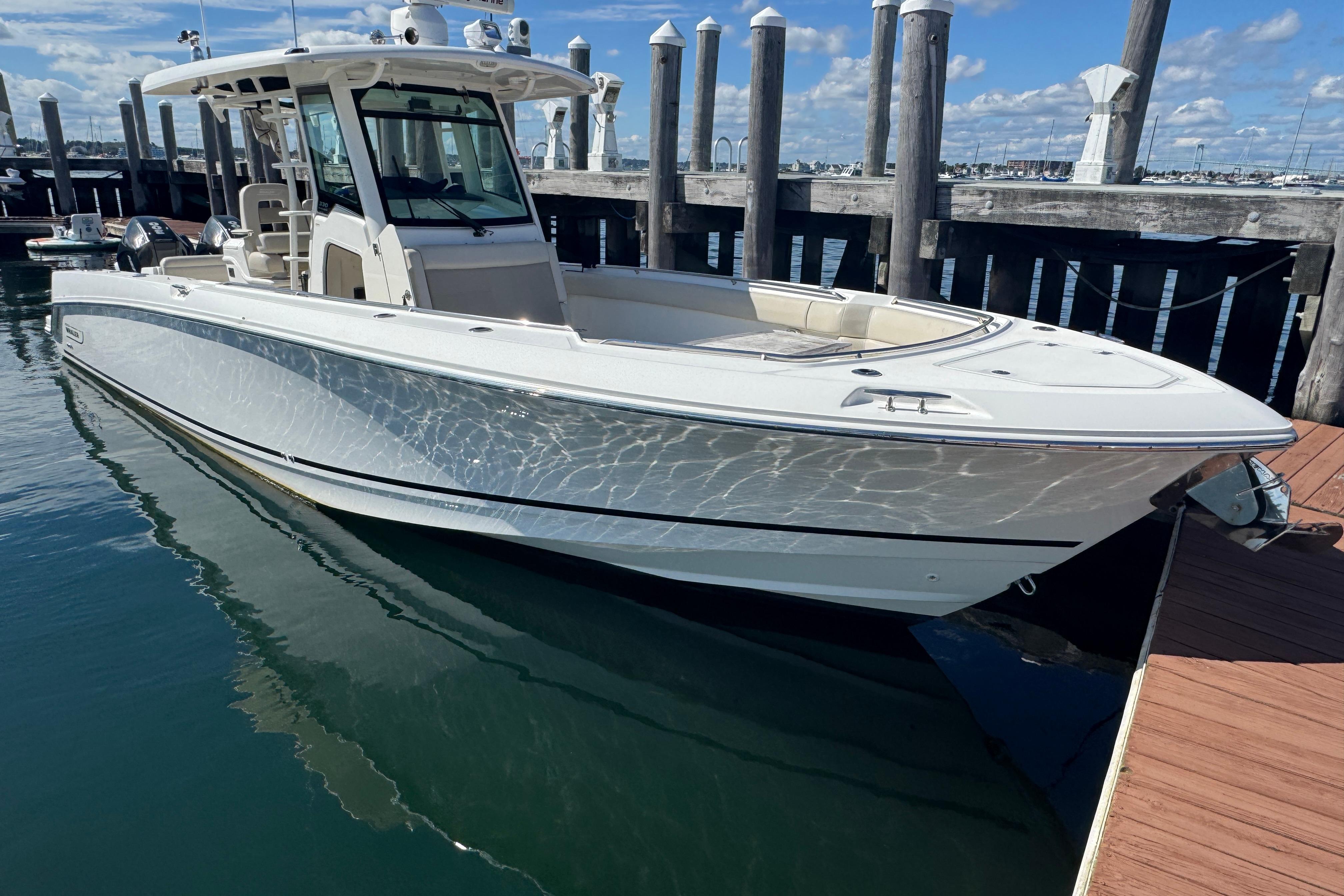 2019 Boston Whaler 330 Outrage