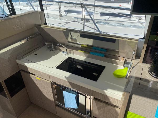 2019 Sealine C390