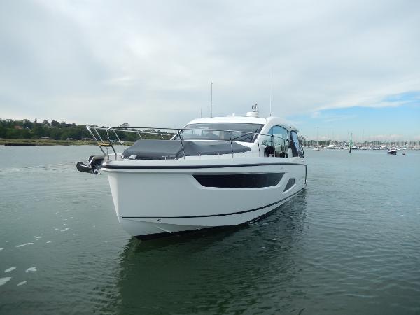 2019 Sealine C390
