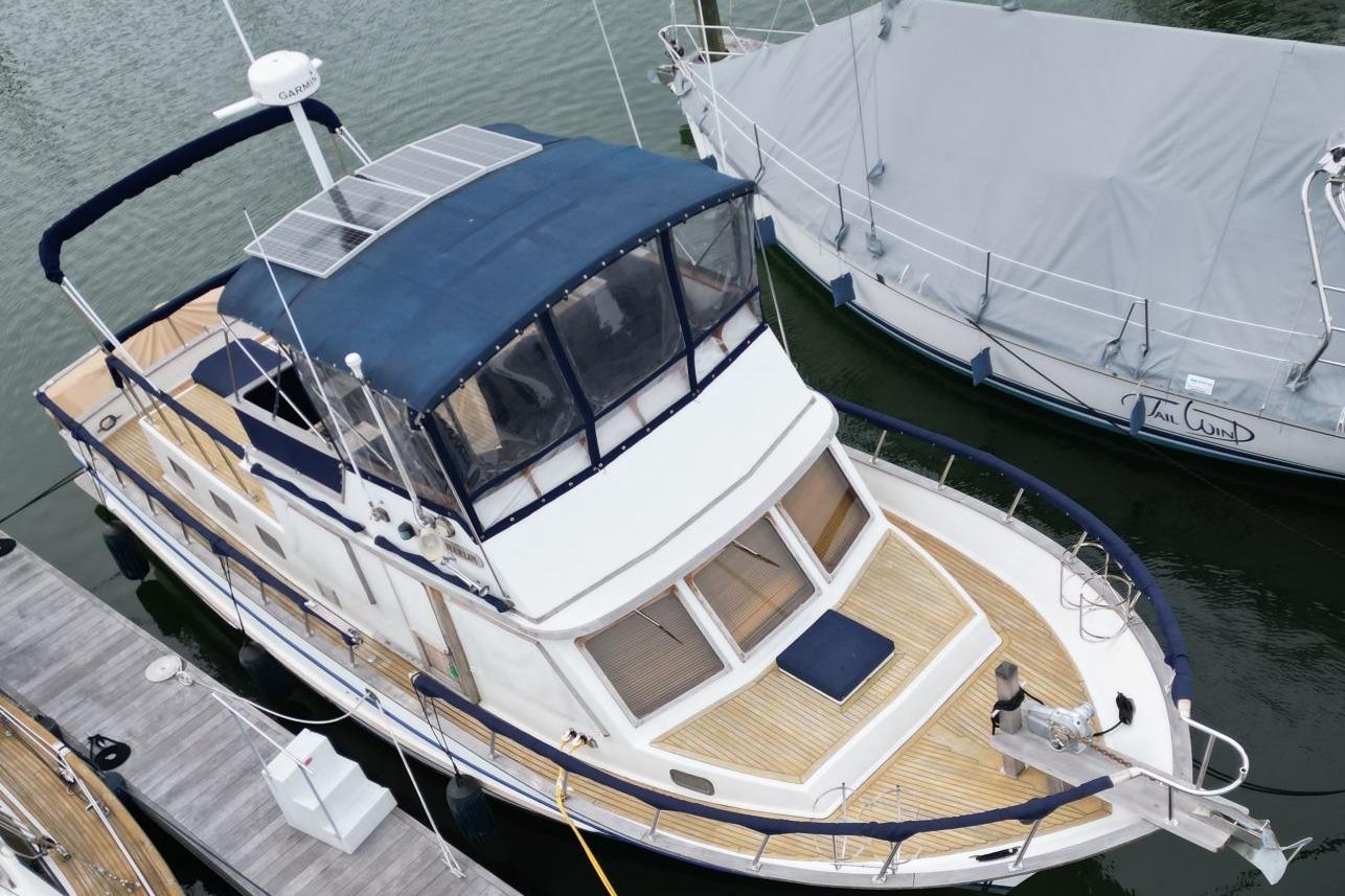 M 10650 CF Knot 10 Yacht Sales M 10650 CF Knot 10 Yacht Sales