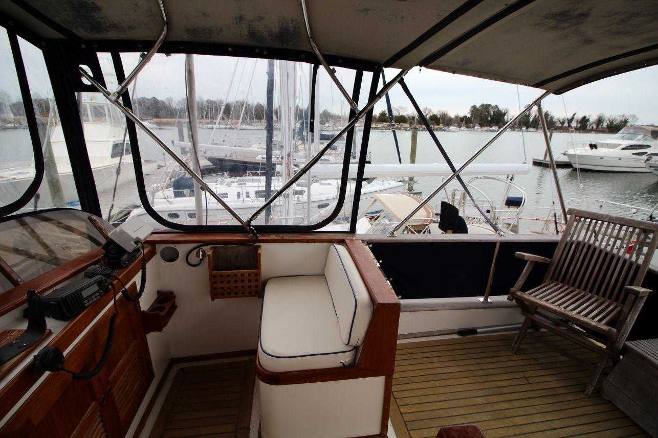 M 10650 CF Knot 10 Yacht Sales M 10650 CF Knot 10 Yacht Sales