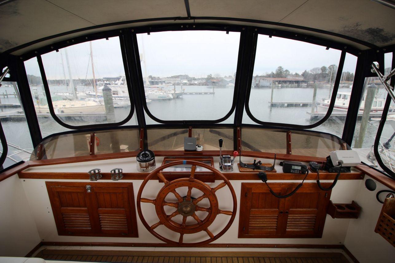 M 10650 CF Knot 10 Yacht Sales M 10650 CF Knot 10 Yacht Sales