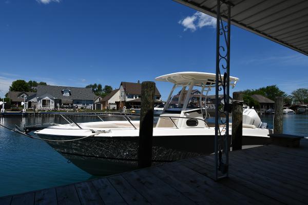 23' Boston Whaler, Listing Number 100874347, - Photo No. 4