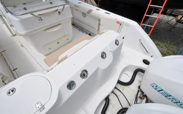 27' Boston Whaler, Listing Number 100903838, - Photo No. 11