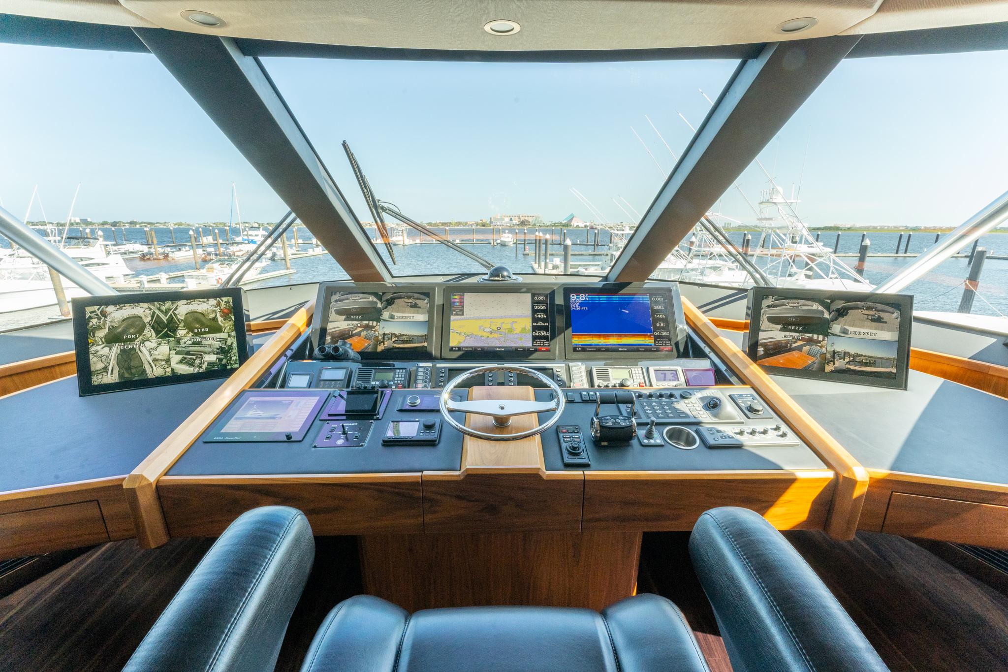 2015 Viking 92 EB  HIGH COTTON  Enclosed Bridge