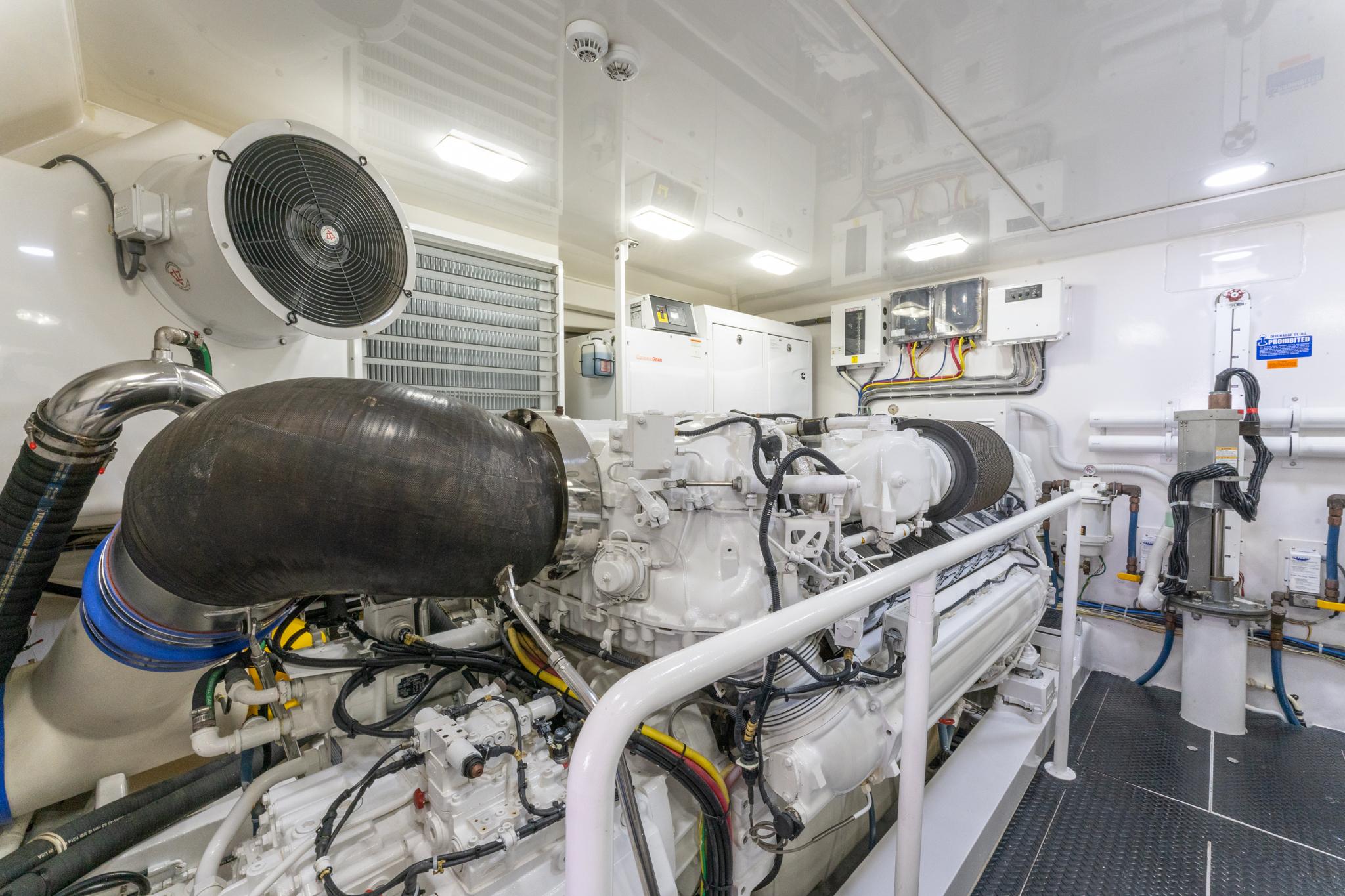 2015 Viking 92 EB  HIGH COTTON  Engine Room
