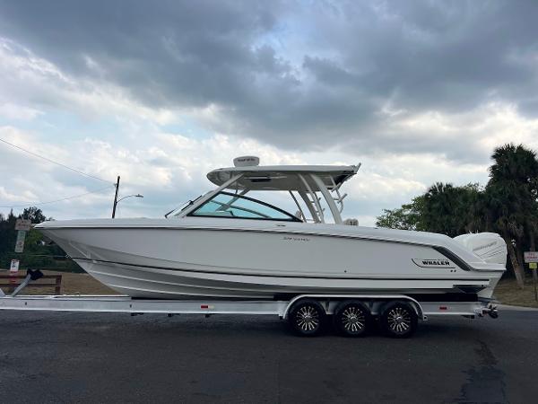 32' Boston Whaler, Listing Number 100916355, Image No. 2