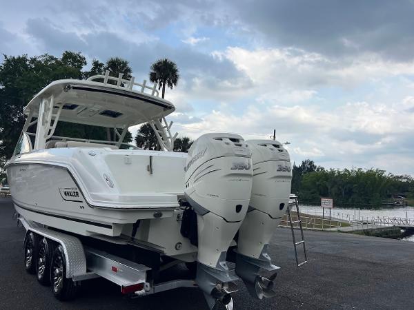 32' Boston Whaler, Listing Number 100916355, Image No. 4