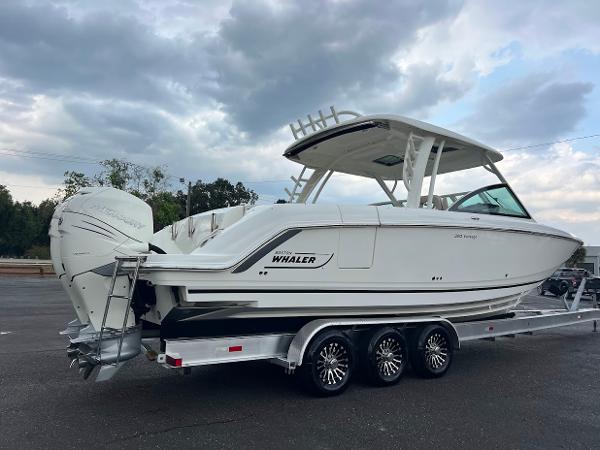 32' Boston Whaler, Listing Number 100916355, Image No. 6